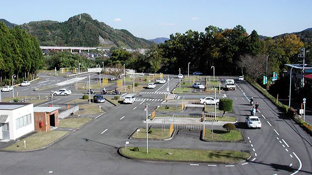 上野原自動車教習所写真